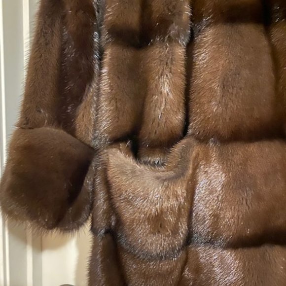 Jean Claude Jitrois Genuine Mink  Fur Coat Medium Length Dark Brown Size XL US/4 - Picture 10 of 16